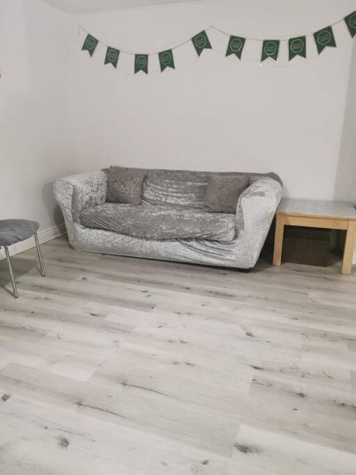 3 Bedroom Home Near Windsor Castle, Legoland, & Heathrow Слау Экстерьер фото
