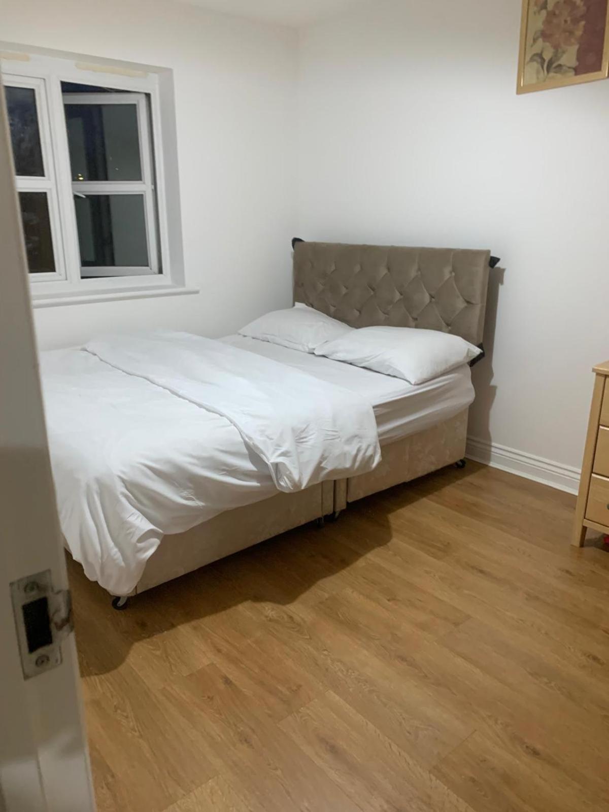 3 Bedroom Home Near Windsor Castle, Legoland, & Heathrow Слау Экстерьер фото